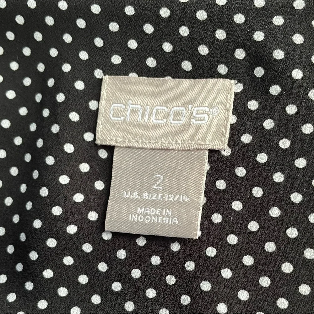 Chico’s Polka Dot flutter Sleeve Peplum Top. Size 2 (12/14). 100% polyester - Picture 6 of 9